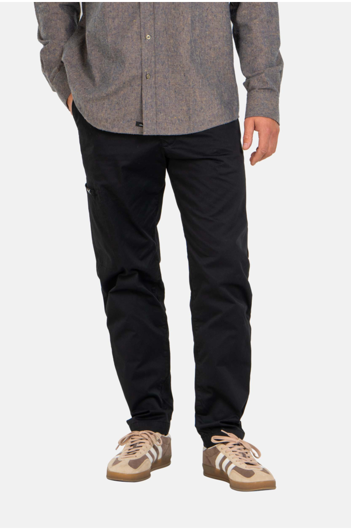 Crater Chino Deep Black