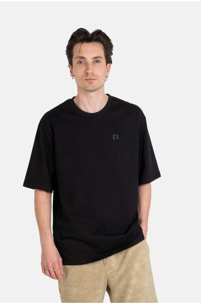 Ease T-Shirt Deep Black