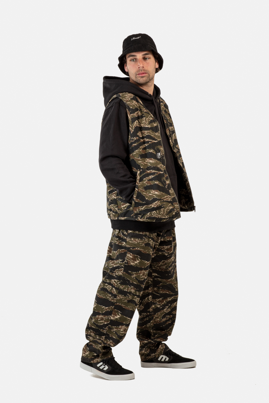 Reell clearance hooded windbreaker